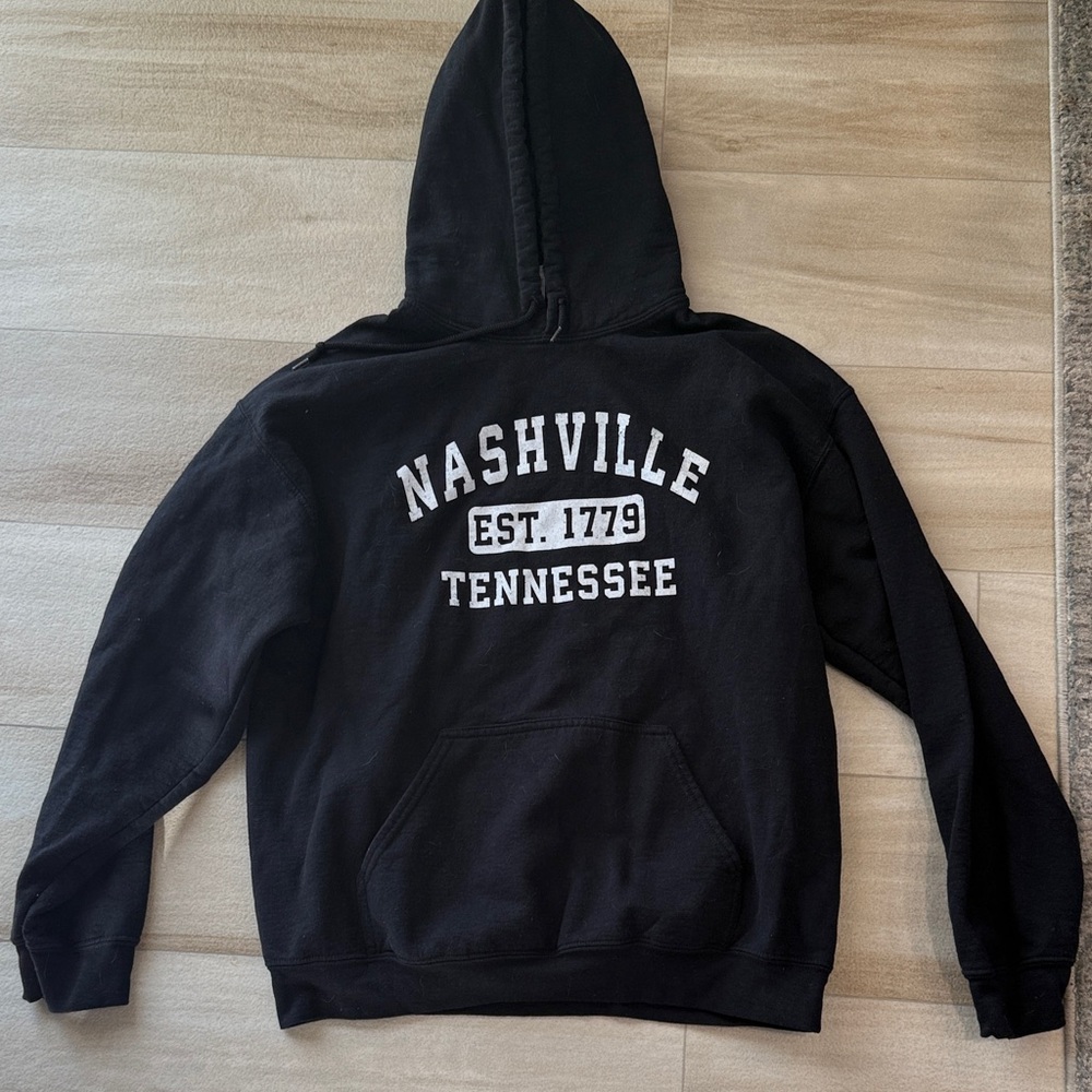 Gildan Black Hoodie Sweater